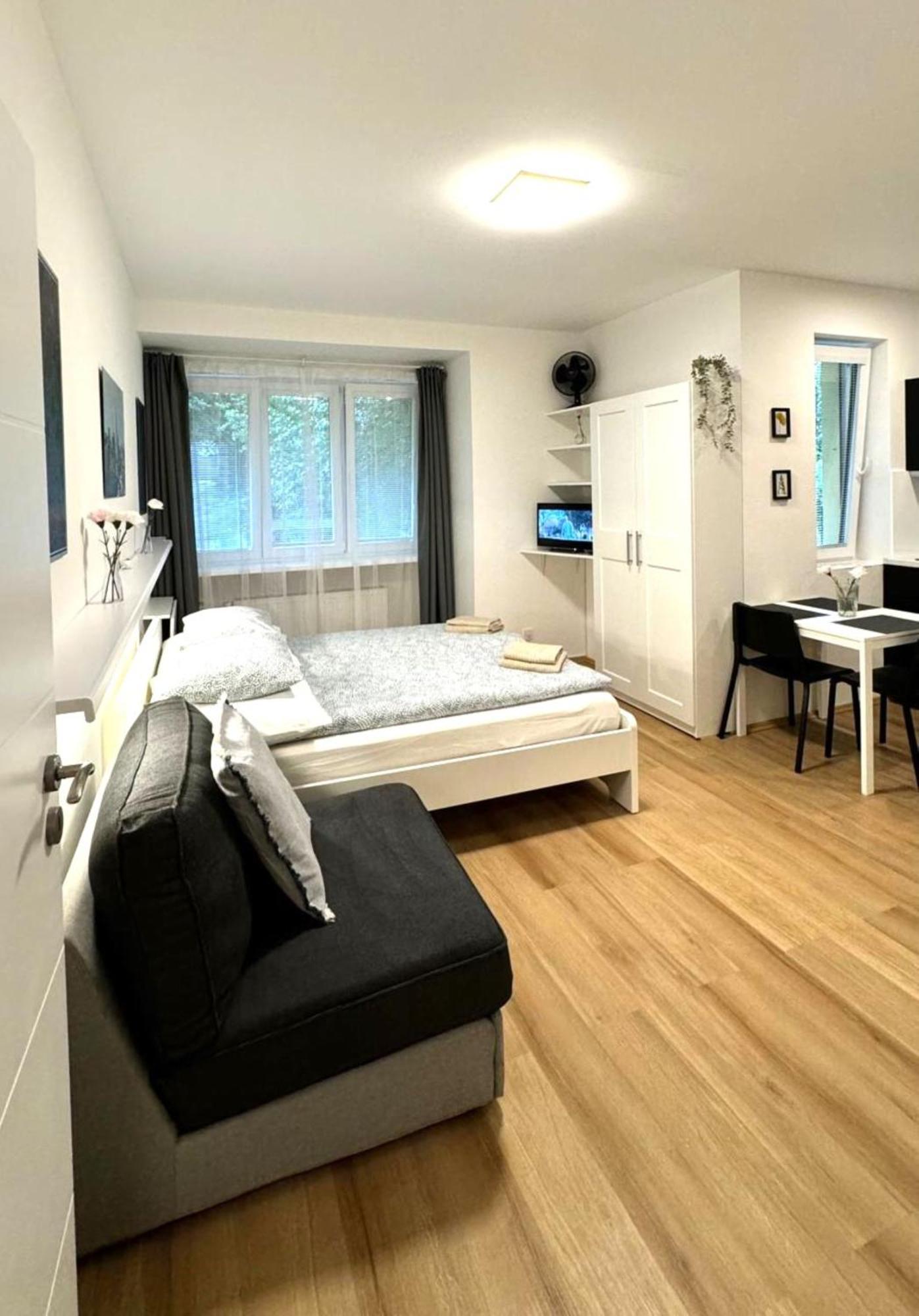 Hillside Studios Прага Екстер'єр фото